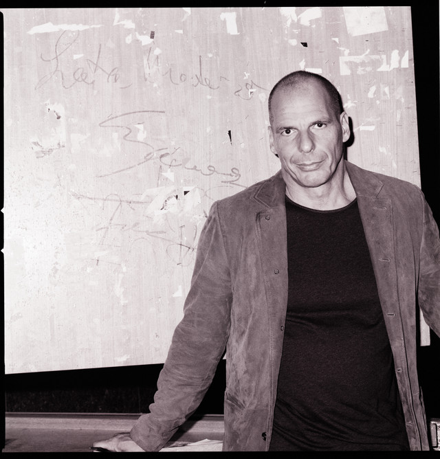 Yanis Varoufakis' "Die ganze Geschichte" erschienen